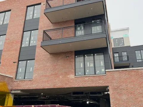 Brick and balconies. Executive Building Systems project.