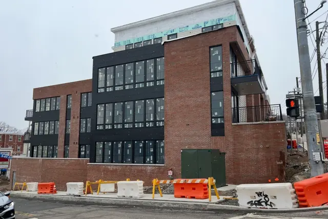 Mixed use building. Executive Building Systems project.
