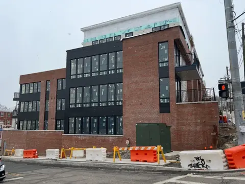 Mixed use building. Executive Building Systems project.