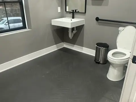 Finished bathroom. Executive Building Systems project.